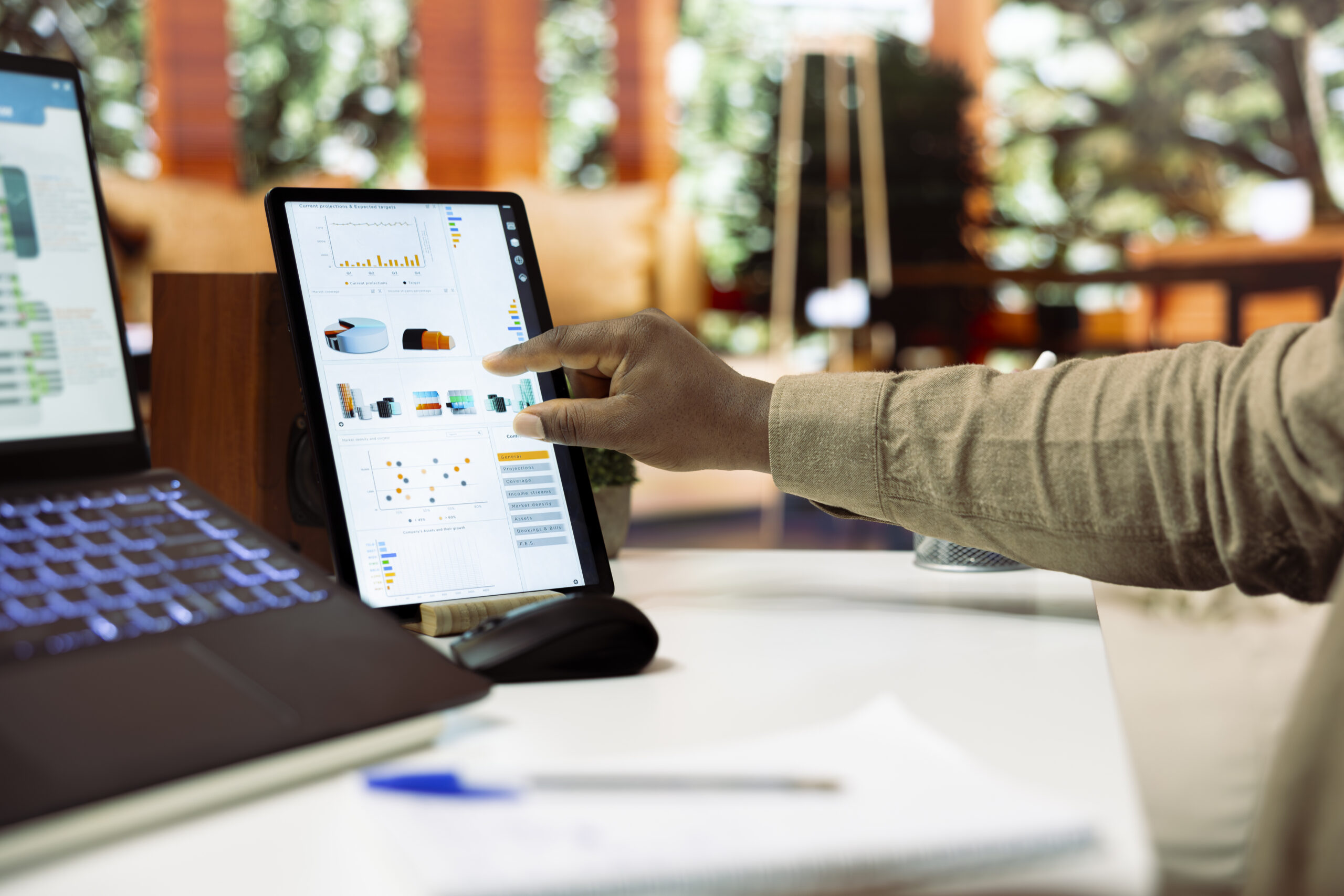 How Custom Web Apps Compare to Ready-Made Solutions in Terms of Delivering Better ROI